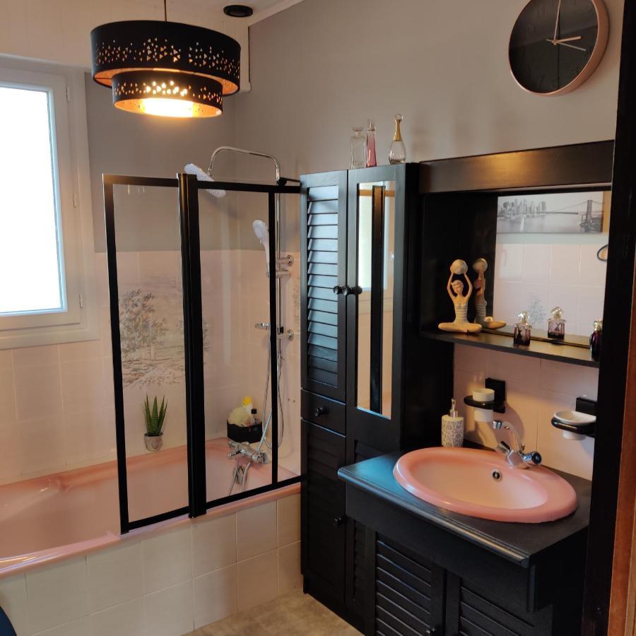 Coup De Coeur Assure ! Calm Comme A La Maison ! Maison Spacieuse Avec Grande Terrasse Pour 2 A 5 Personnes Proximite Granville Et Mer Avec Wifi Et Parking Gratuits Dış mekan fotoğraf